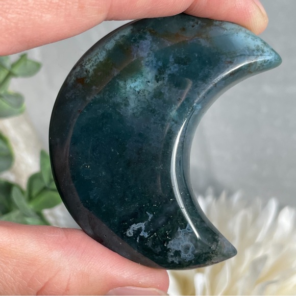 Moss Agate Crystal Moon - Picture 4 of 15
